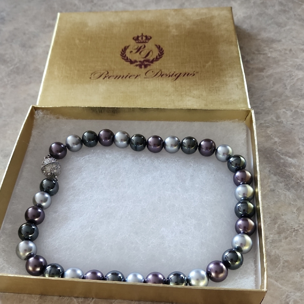 Premier Designs Elegant Pearl Choker Necklace. Brand New Never Worn.